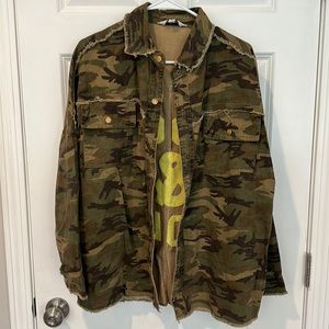 Green camo jacket. Size S.